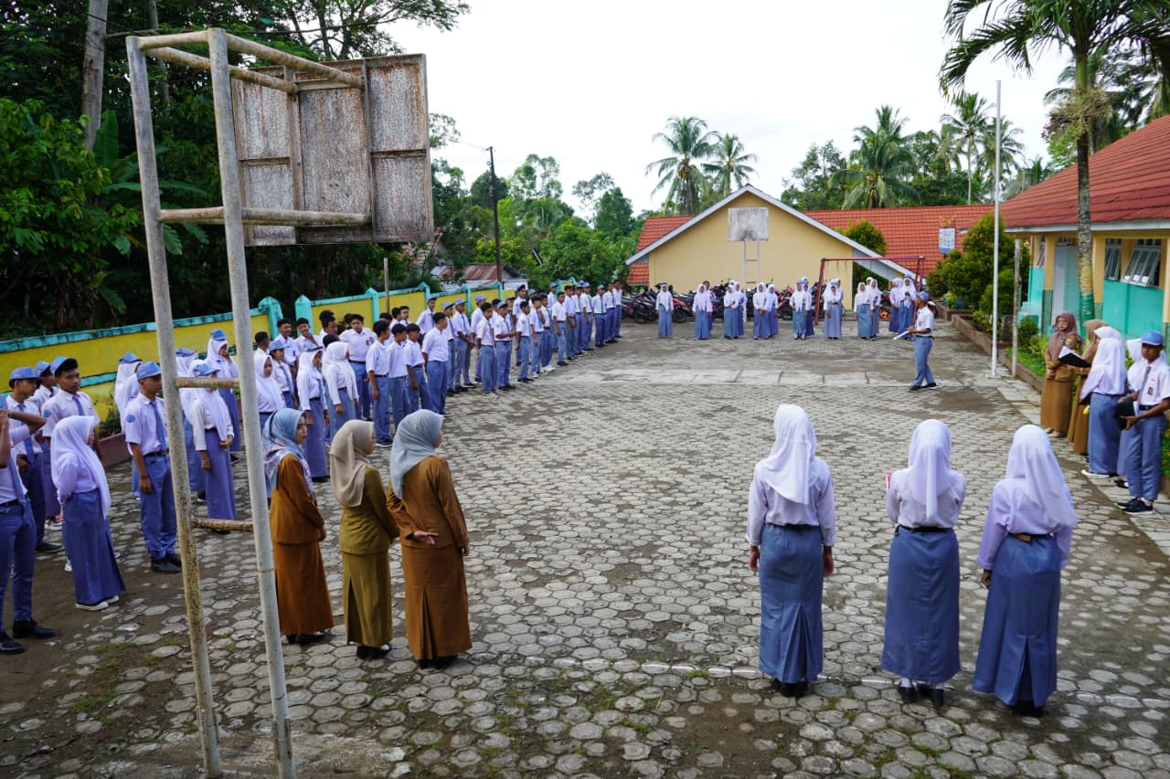 SOSIALISASI PENDIDIKAN PEMILIH SEGMENTASI PEMILIH PEMULA DI SMK ERLANGGA