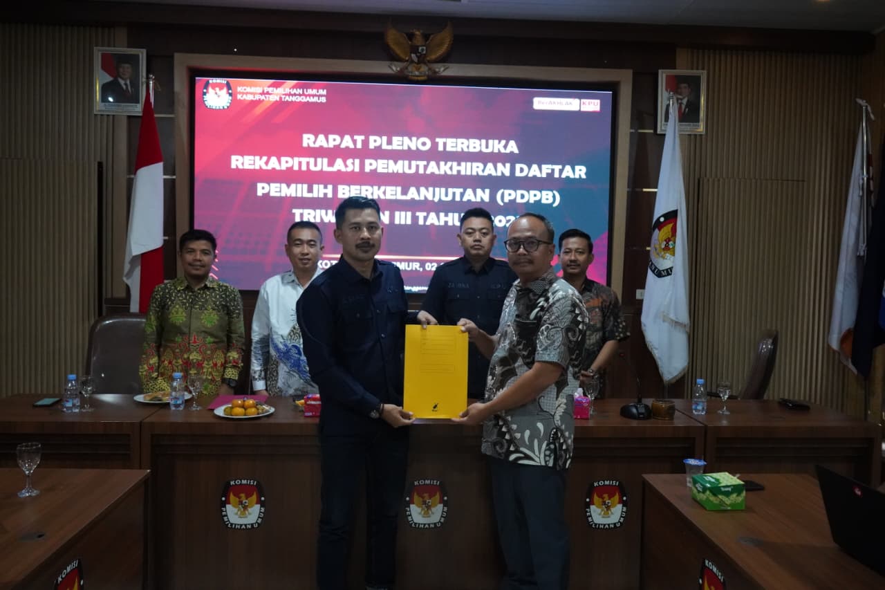 RAPAT PLENO TERBUKA REKAPITULASI PEMUTAHIRAN DAFTAR  PEMILIH BERKELANJUTAN TRIWULAN  III TH 2025