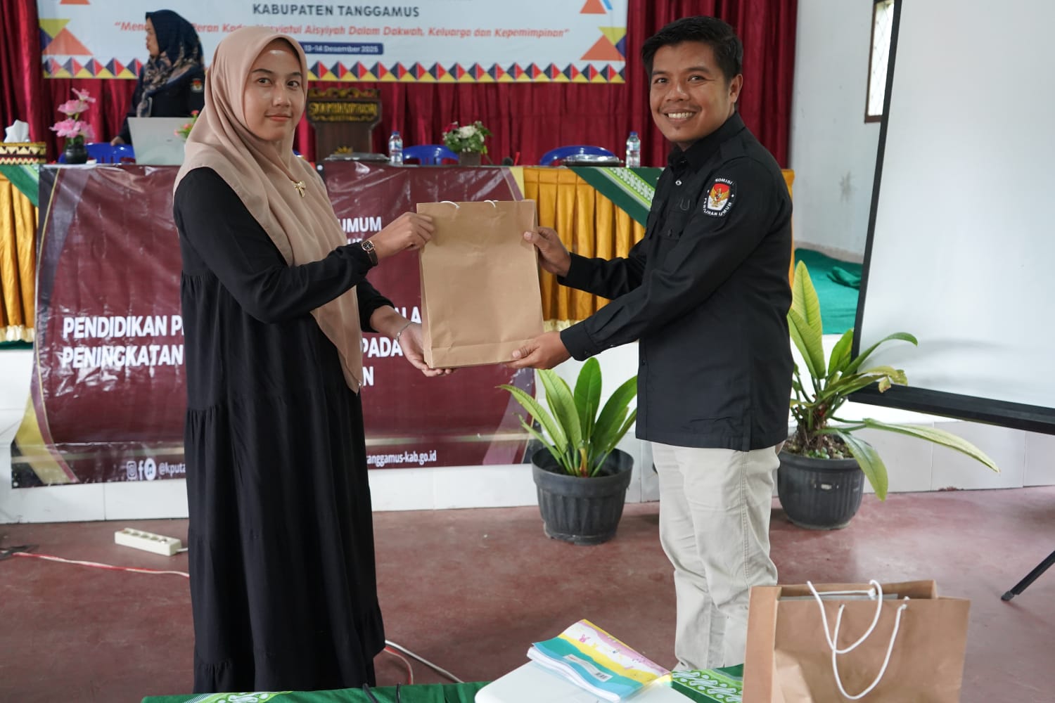 KPU Tanggamus melaksanakan Sosialisasi  pendidikan pemilih  berkelanjutan  Segmentasi Perempuan