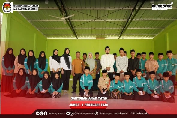 KPU Kabupaten Tanggamus melaksanakan Kegiatan santunan anak yatim di pondok pesantren Al-Qoof Pekon