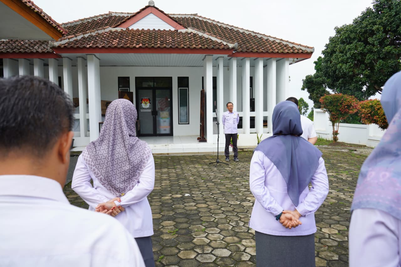 Komisi Pemilihan Umum Kabupaten Tanggamus melaksanakan Apel Rutin Mingguan