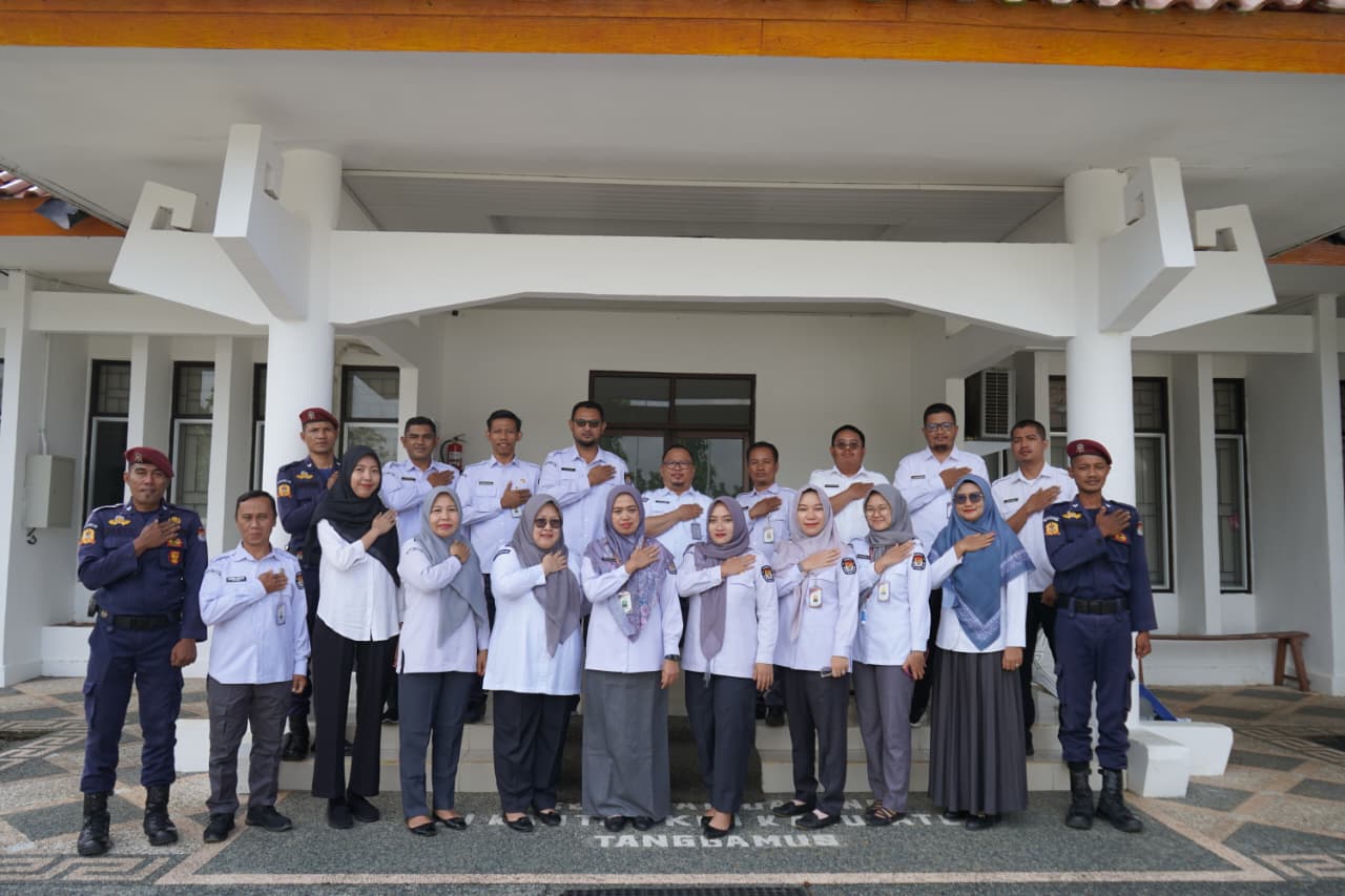Komisi Pemilihan Umum Kabupaten Tanggamus melaksanakan Apel Rutin Mingguan